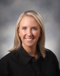 Lindsay D Kobus