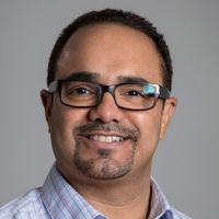 Carlos R Guzman