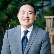 Uy Q Nguyen